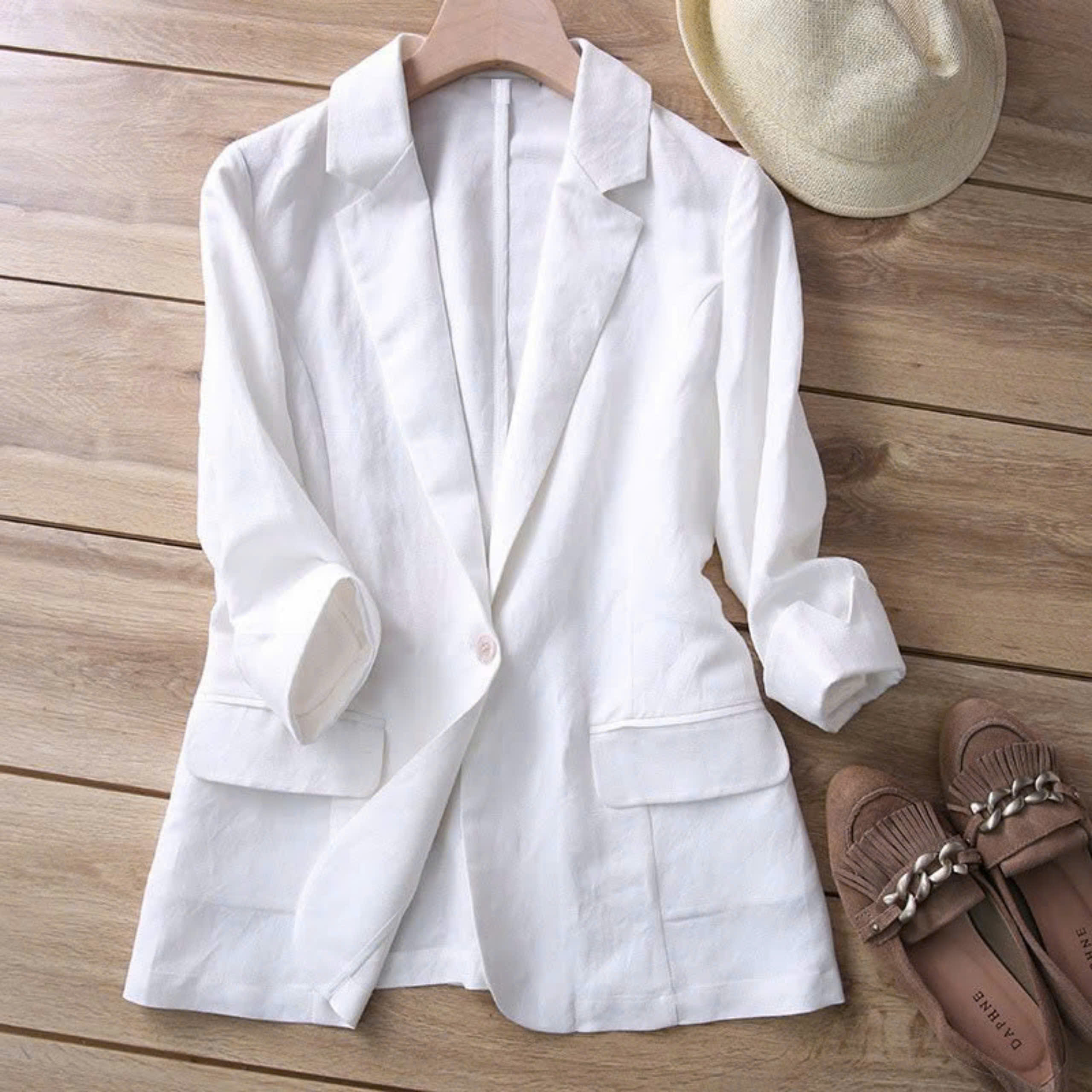 Set áo blazer nữ tay dài và quần đùi chất linen mềm mịn, thoải mái, phong cách Hàn Quốc, hàng hot girl 2025