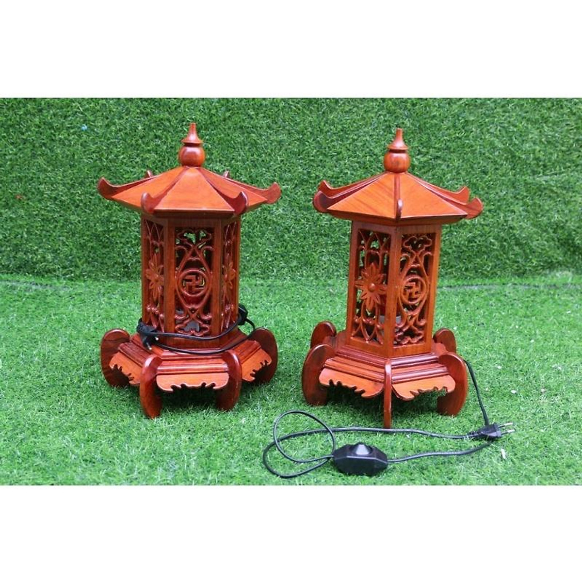 Cặp đèn thờ lục giác gỗ hương cao 41cm