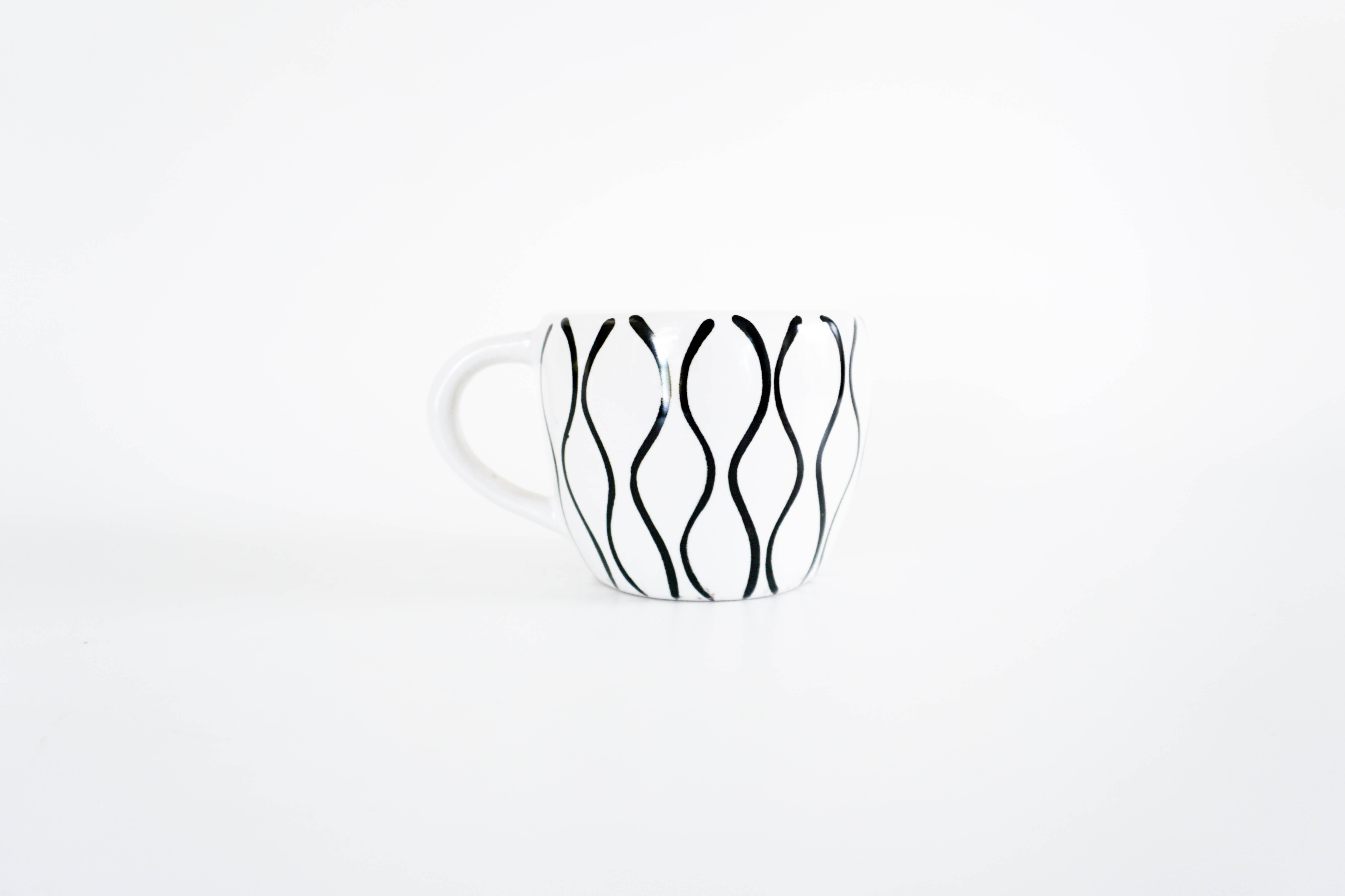 Ly Cà Phê Morning 02 – Họa Tiết Sóng – Trắng