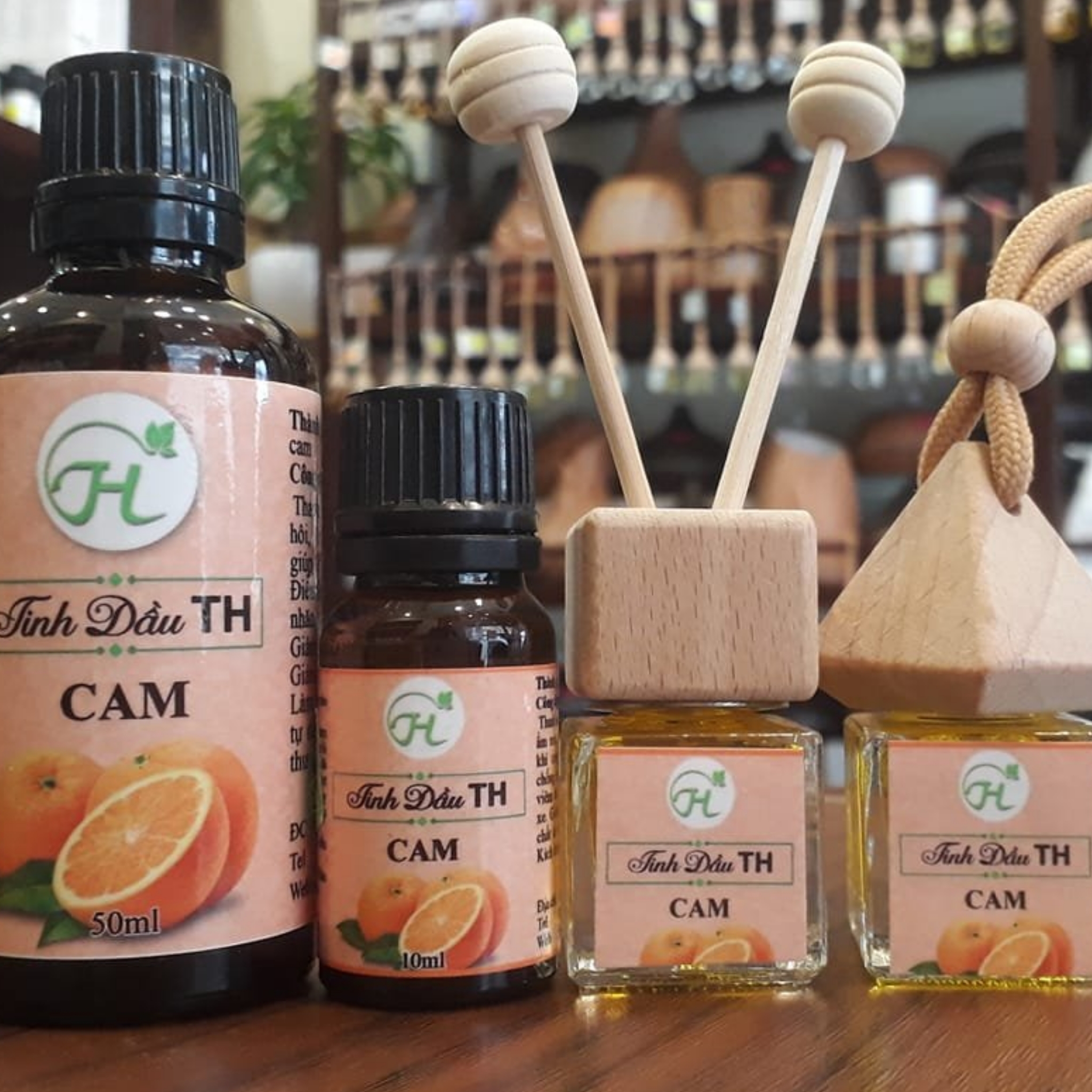 (MUA 1 Tặng ĐÈN XÔNG) Tinh Dầu Cam TH 50ml Nguyên Chất, Thơm Phòng, Khử Mùi,  Kháng Khuẩn và Thư giãn tinh thần, cân bằng cảm xúc