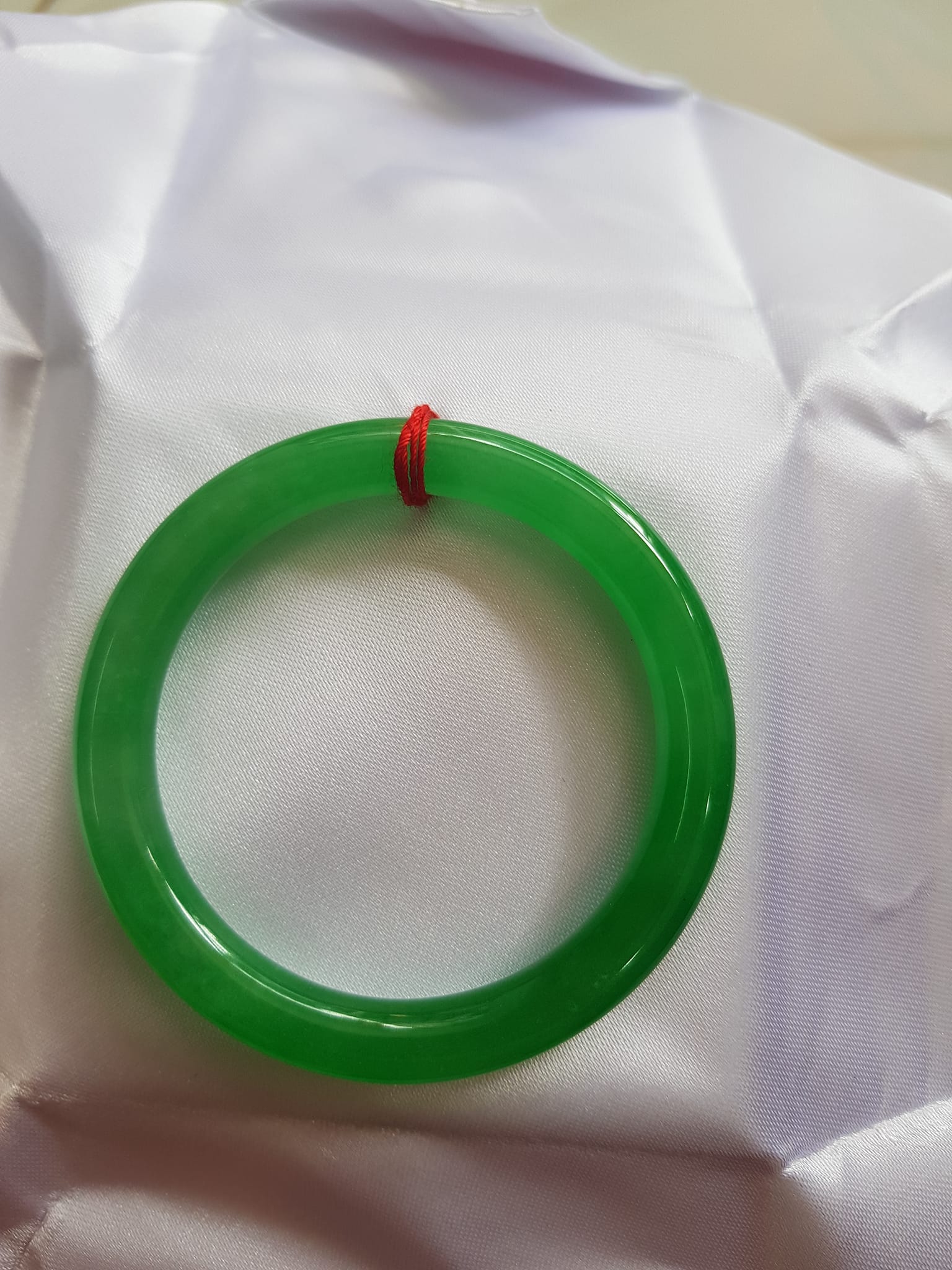 Vòng tay đá cẩm thạch Nữ Lý K 48mm x cọng 7,2mm  Vòng Xanh lá tươi bóng đẹp  Nữ mệnh Mộc, Hỏa 35kg-48kg đeo ạ