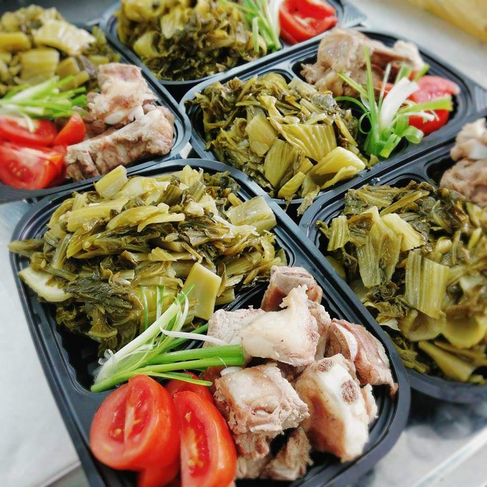 Hộp Nhựa Đế Đen Có Nắp Pet Trong, Hộp Nhựa Salat Tiện Lợi, Sang Trọng