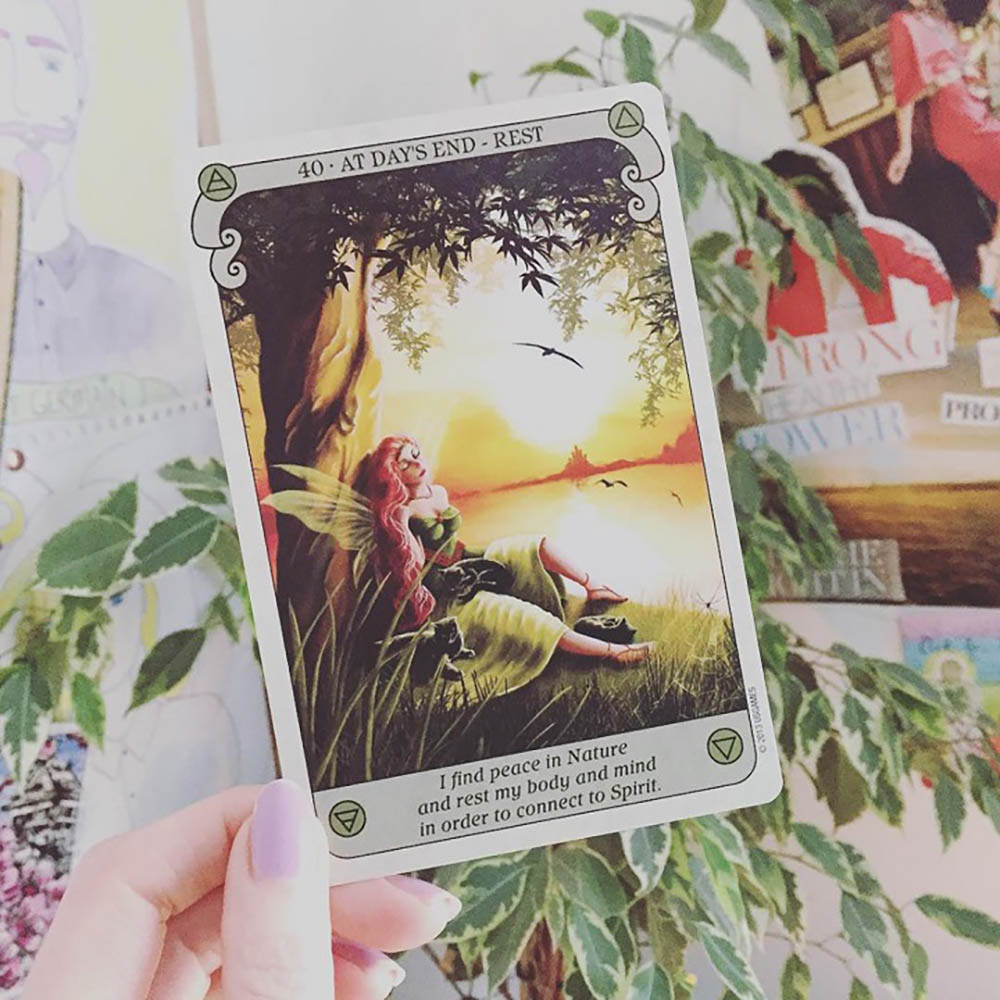 Bộ Bài Oracle Conscious Spirit Oracle Đá Thanh Tẩy