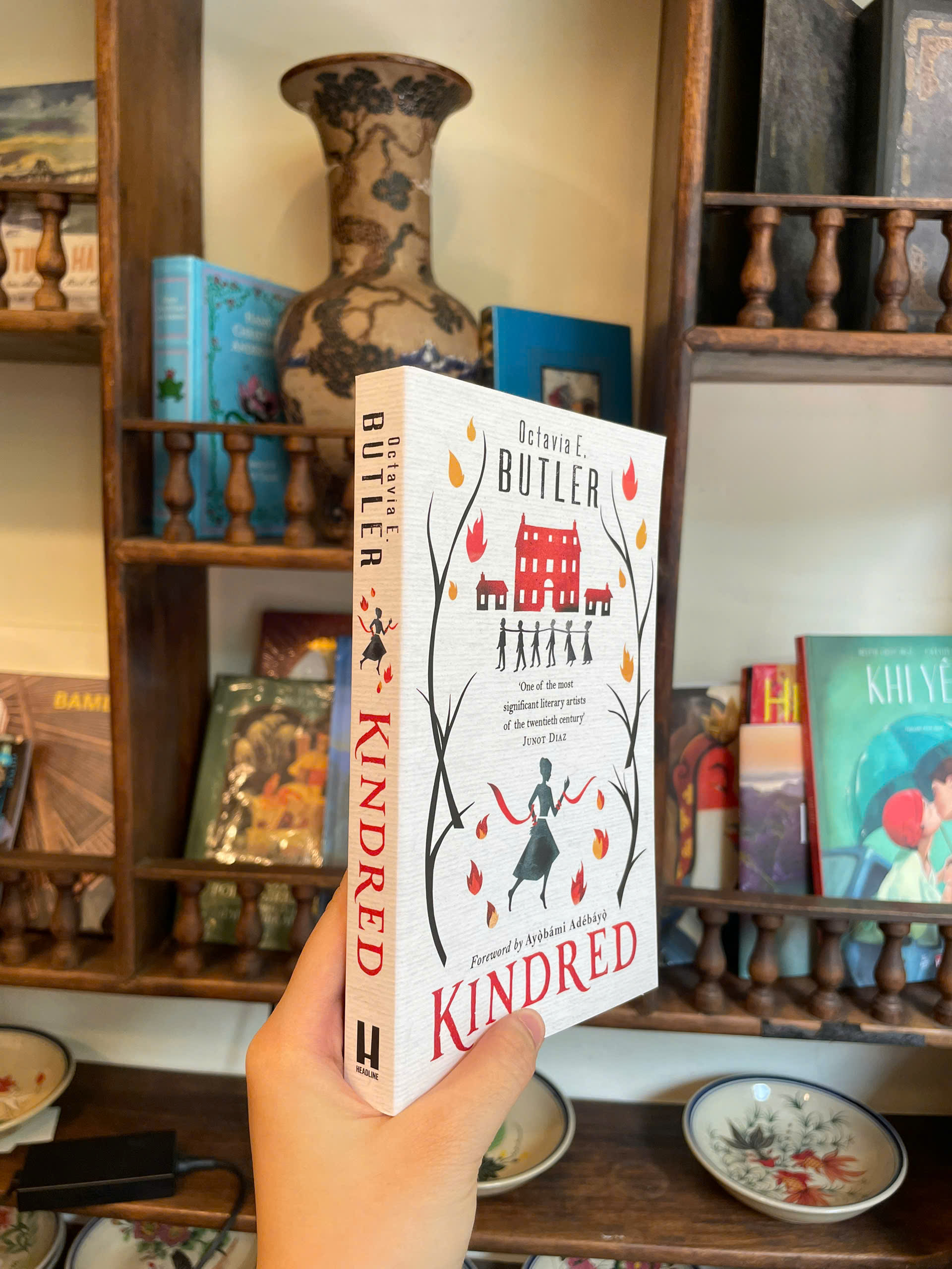 Sách - Kindred by Octavia E. Butler - Historical Fiction/ Science Fiction/ Fantasy - Ngoại Văn