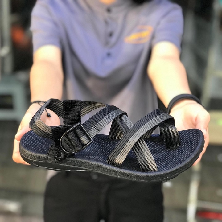 Giày Sandal Nam Kiểu Quai Chéo Xỏ Ngón Đế Cao 1.5cm