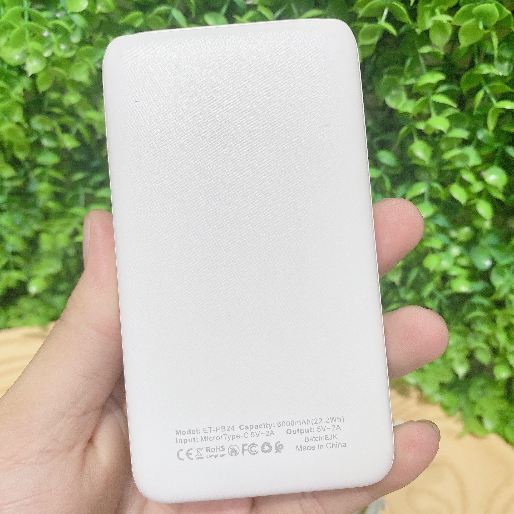 Sạc Dự Phòng Earldom dung lượng 6000mAh PB - 24 màu trắng hàng chính hãng