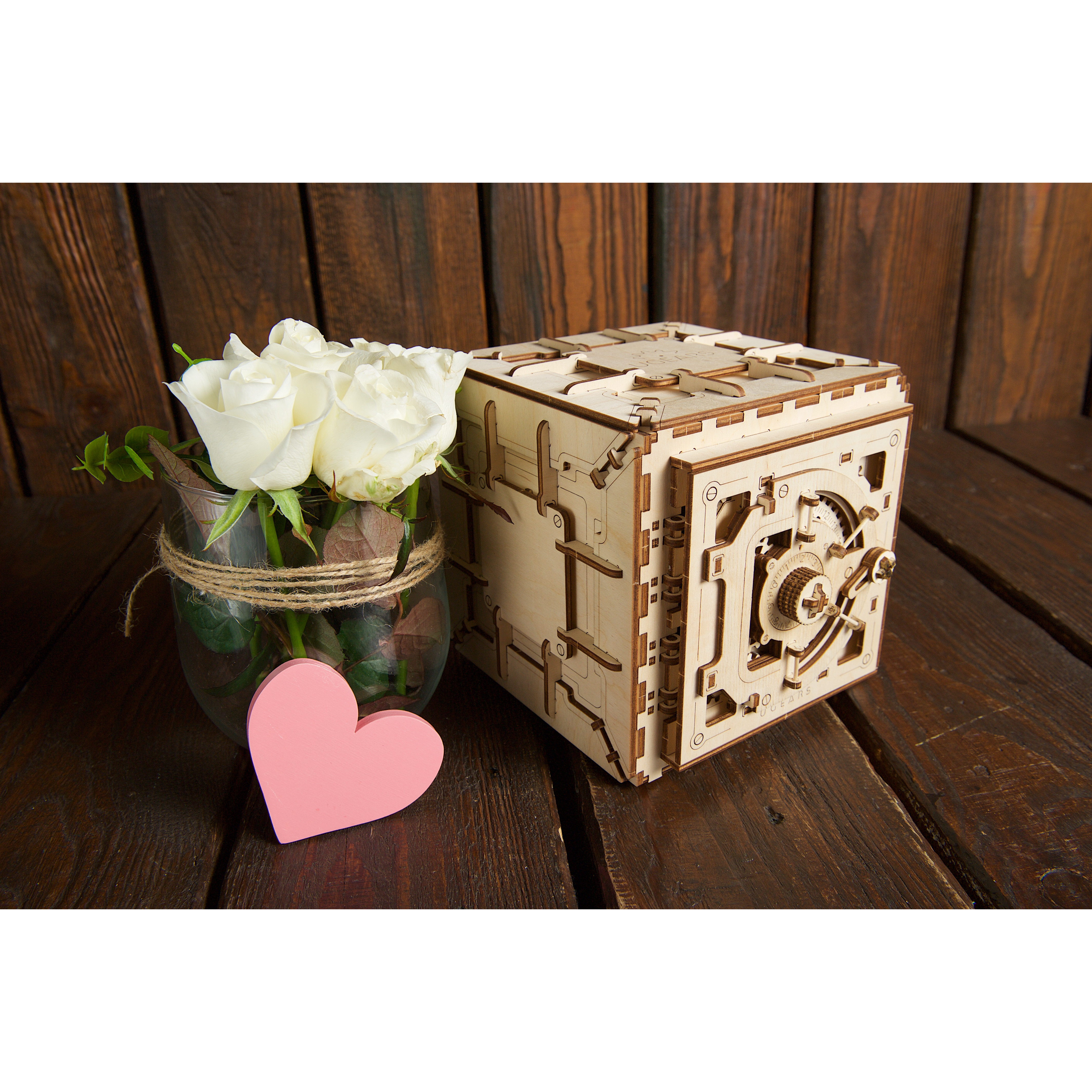 Mô Hình Gỗ Cơ Khí - Ugears Safe - Két sắt, sản phẩm chính hãng Ugears, nhập khẩu nguyên bộ từ EU, mô hình lắp ráp 3D, DYI