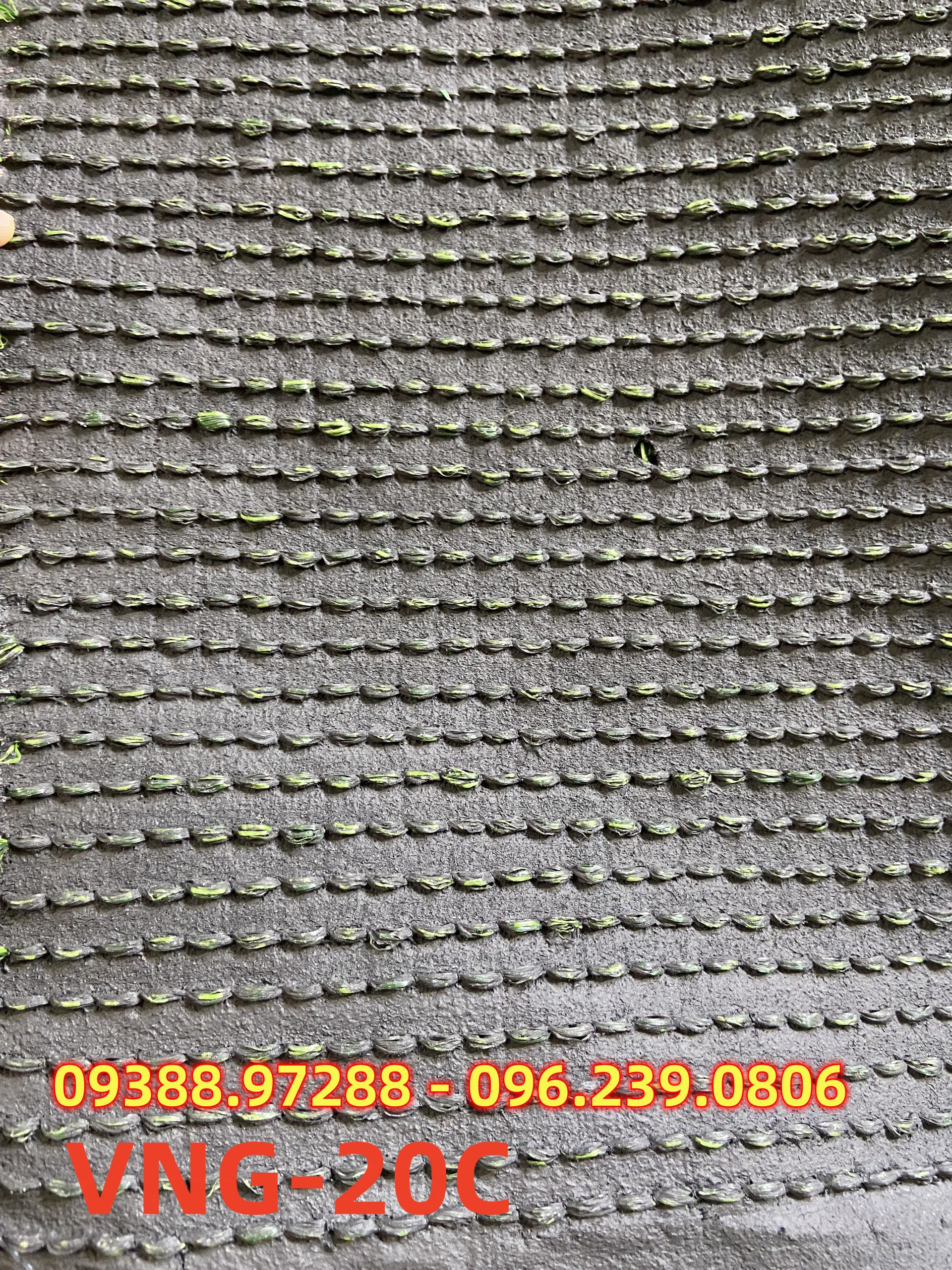 Cỏ nhân tạo trải sàn cao 2cm , Thảm cỏ nhựa sân vườn dán tường trang trí, decor màu xanh đậm