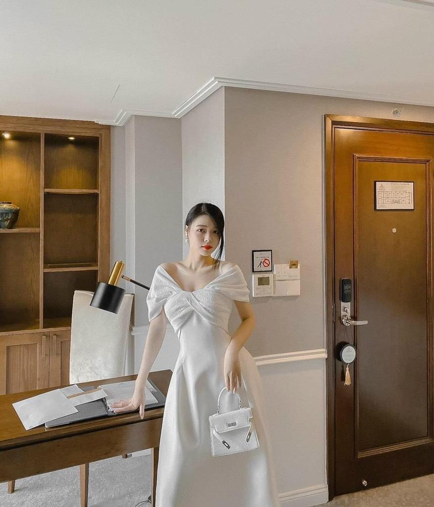 ĐẦM XOÈ TAPTA BẸT VAI XOẮN PHỐI VOAN XỐP 11411