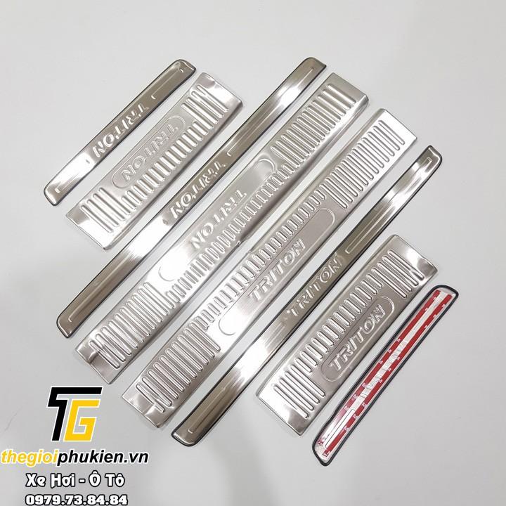 Bộ Ốp bậc cửa, Nẹp bước INOX chân Mitsubishi Triton Triton 2019 – Bên Trong