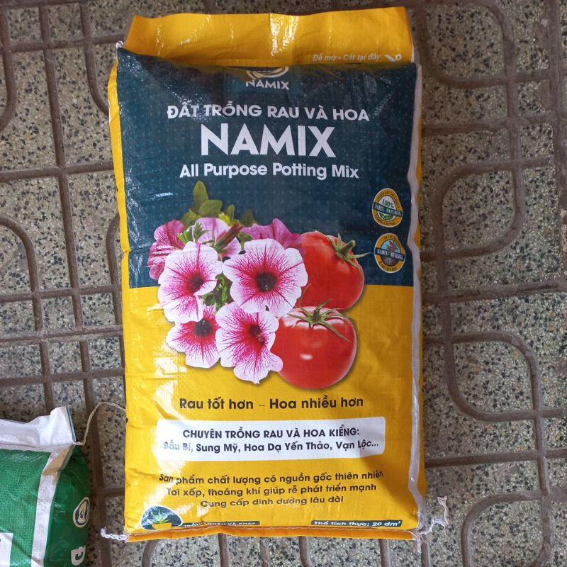 Đất trồng rau và hoa Namix (All Purpose Potting Mix) 20dm3 (14kg)