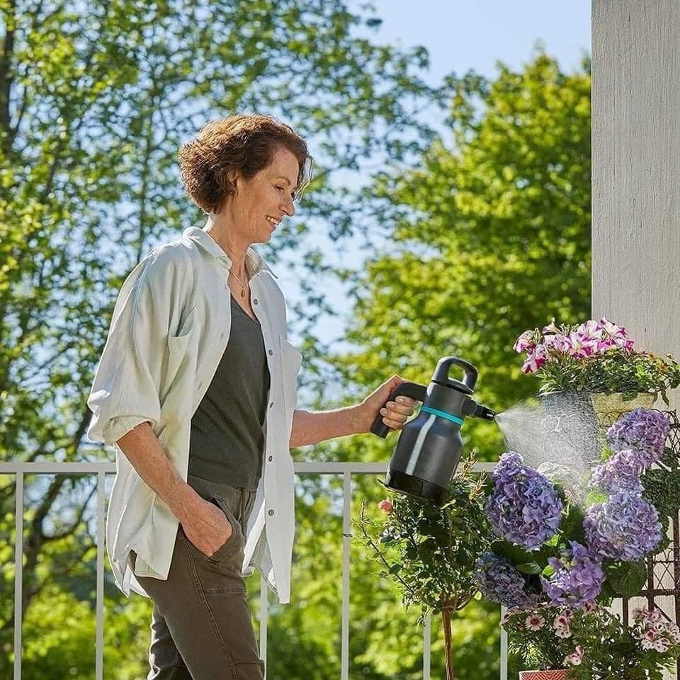 Bình Tưới Cây Áp Duất 1,25L GARDENA, Đầu Vòi Phun 2 Chê Độ, Bình Tưới Nhà Vườn Tiện Dụng, Nhập Đức