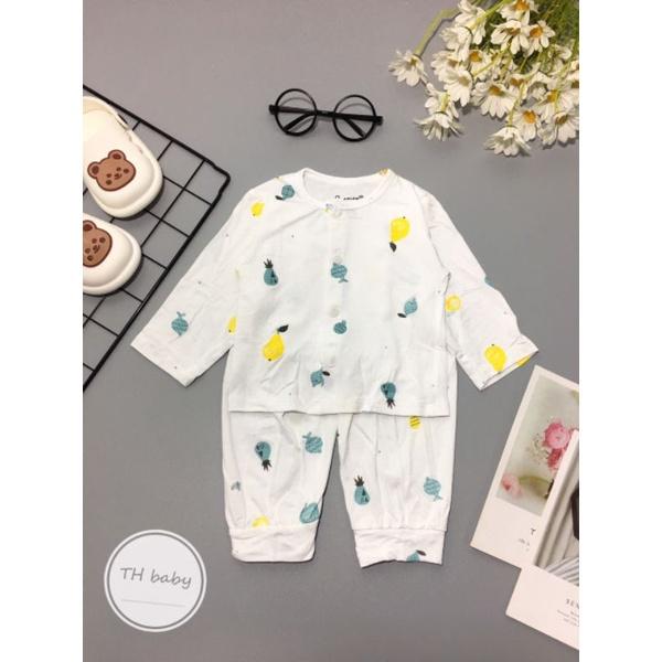 Bộ Dài Trắng Nhiều Hoạ Tiết Mềm Mại Cho Bé