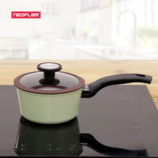 Nồi sâu chống dính bếp từ Neoflam Reverse 18cm, thể tích 1.9lít, thành cao 9.8cm, đáy dày 35mm, vung thủy tinh chịu nhiệt viền silicone đen,phủ chống Daikin 4 sao thế hệ mới bền bỉ. Màu xanh cốm.