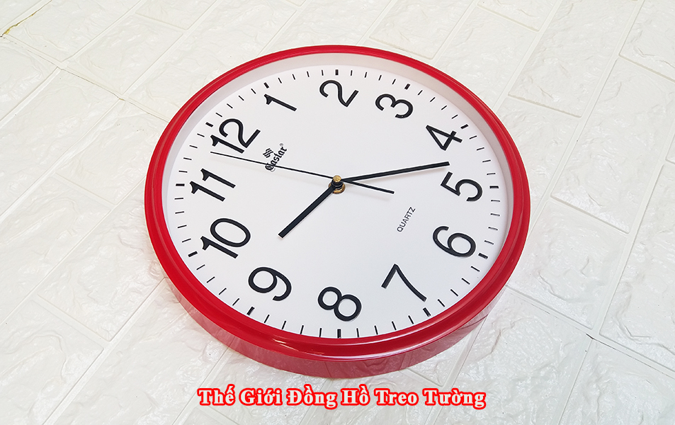 Đồng hồ Treo tường Tròn Đỏ, Số In Nổi, Máy Kim Trôi
