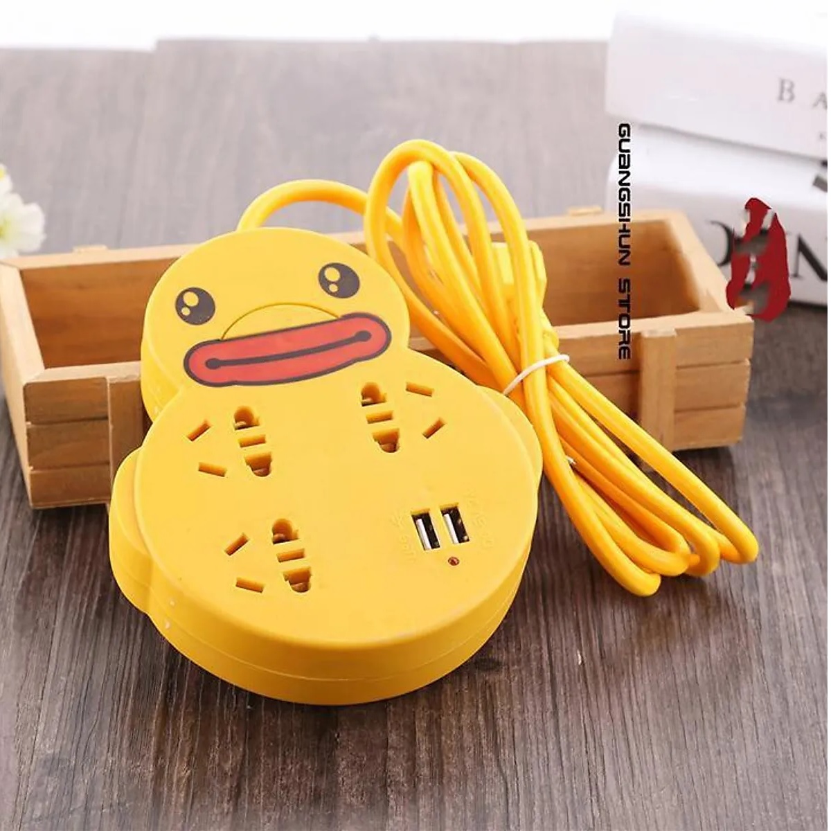 Ổ Cắm Điện Đa Năng Hình Vịt Kèm 2 Cổng Cắm USB