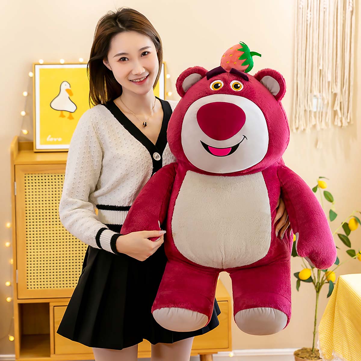 Gấu Dâu Bông Lotso Hoa Mini Nhỏ Có Thơm Mùi Dâu Thú Nhồi Bông Miniso Cute Giá Rẻ Anime Dễ Thương Nằm Ôm Ngủ Văn Phòng