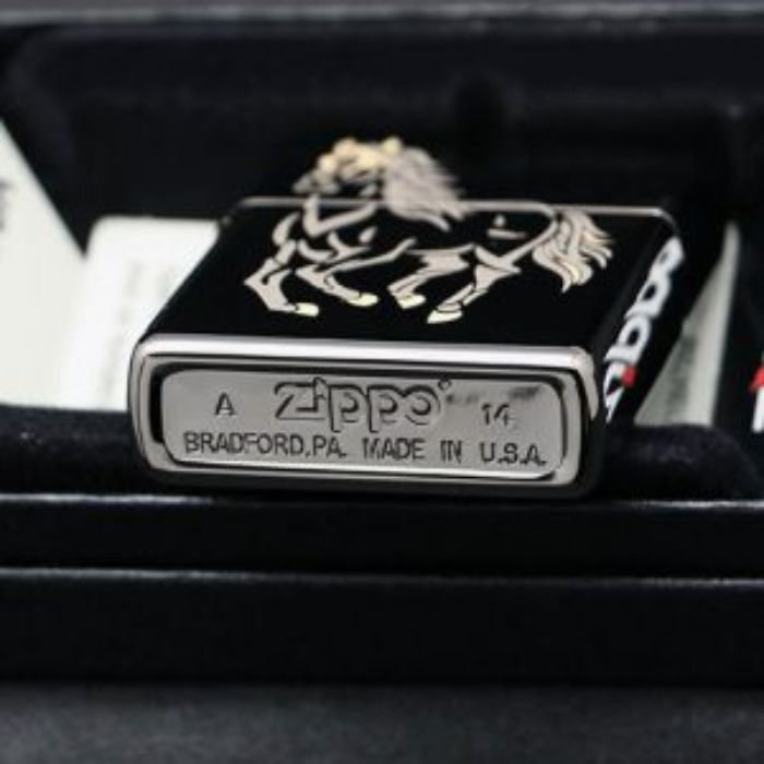 Bật Lửa Zippo Running Horse Black Ice Chính Hãng Usa