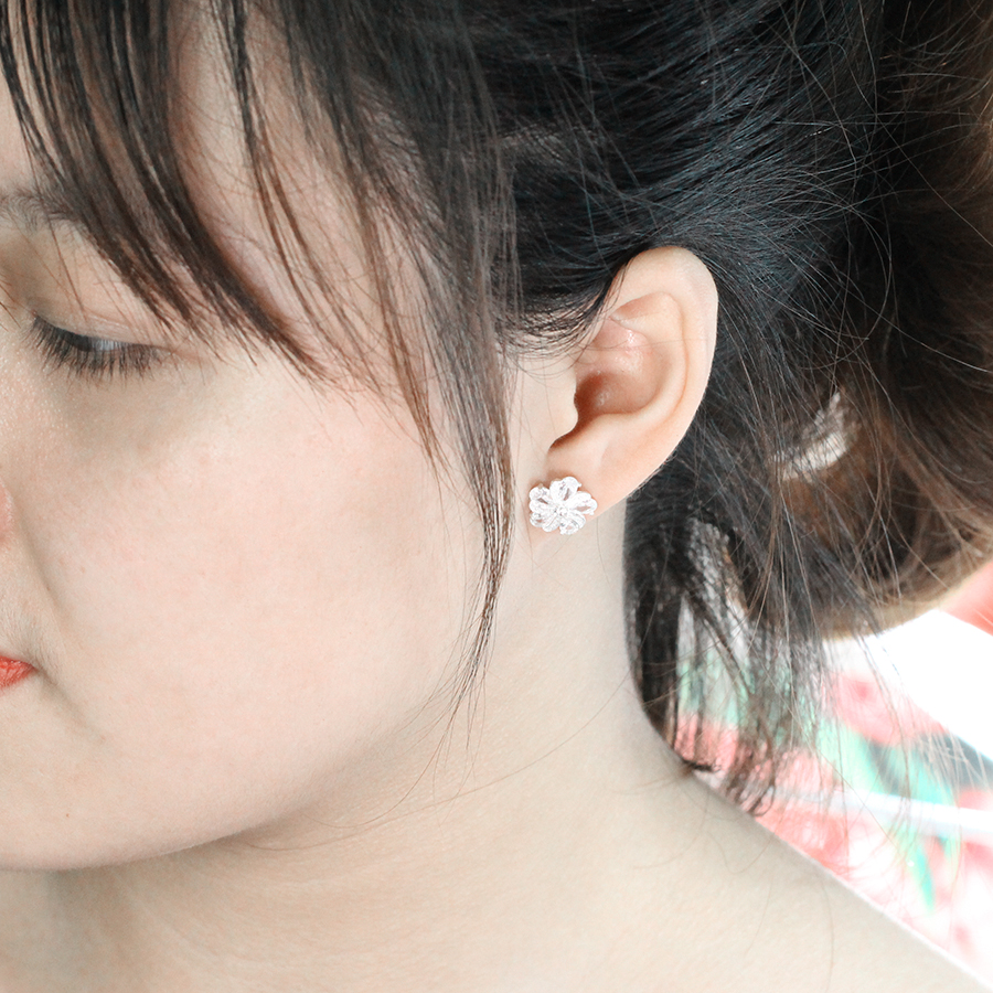 Bông tai nữ bạc 925 đẹp - Khuyên tai bạc nữ hình bông hoa đính đá cao cấp BTN0078
