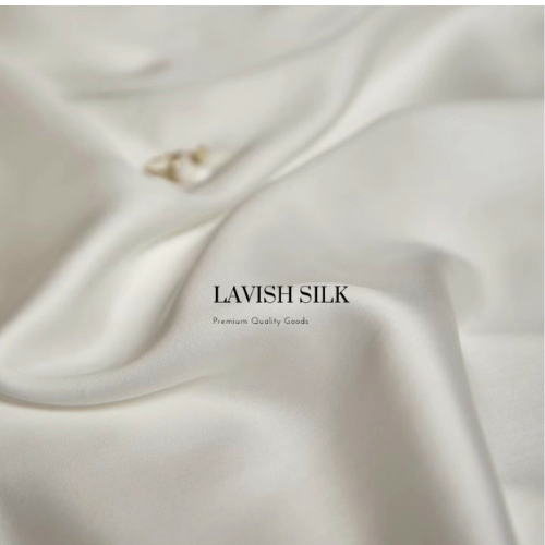 Trọn Bộ Ga Gối Lụa Kèm Chăn Sẵn Ruột + Tặng Bộ Quà Tặng Lavish Silk Cao Cấp - Trắng Mix Xám Đậm