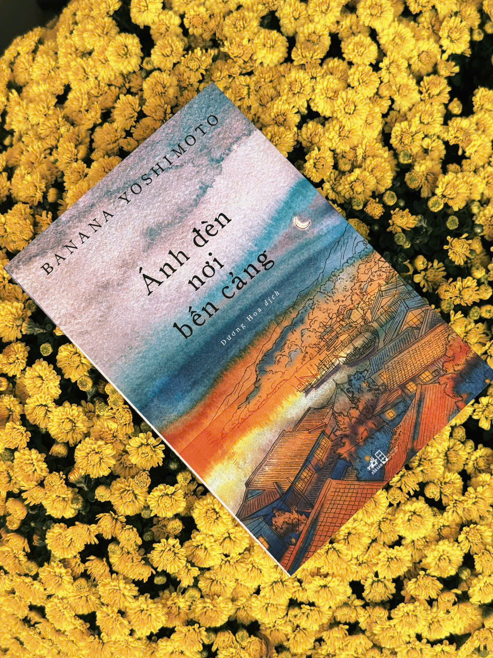 Sách - Ánh đèn nơi bến cảng (Banana Yoshimoto) (Nhã Nam HCM)