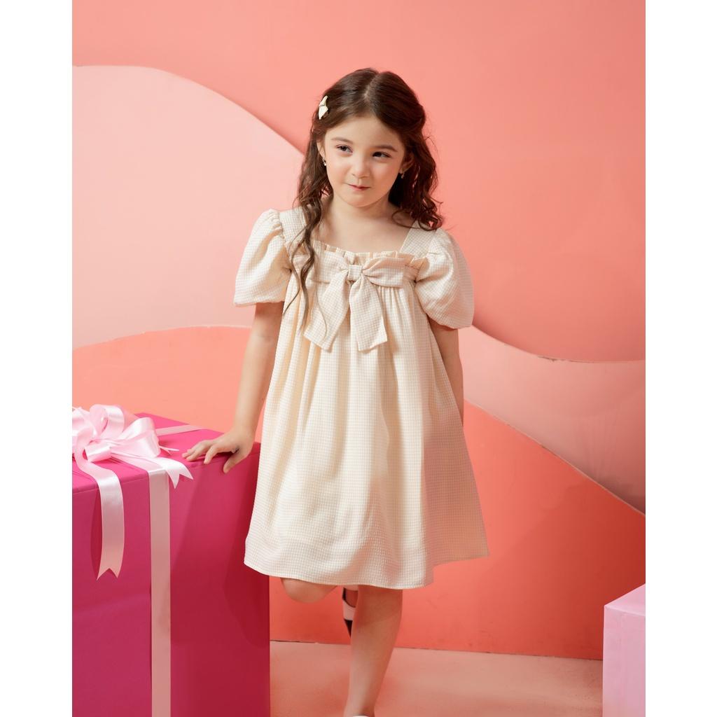 Váy caro bé gái BYZU form dáng suông, chất vải cotton cổ vuông đính nơ ngực