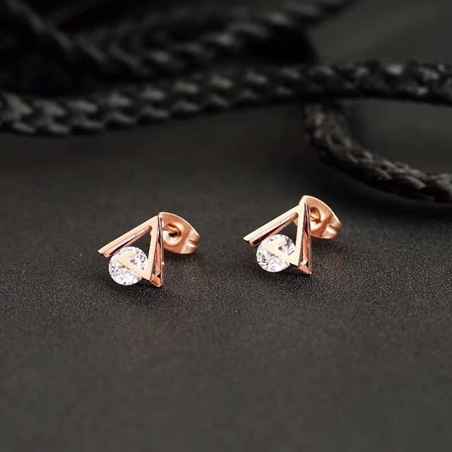 Khuyên tai titan nữ hàn quốc KTZ35