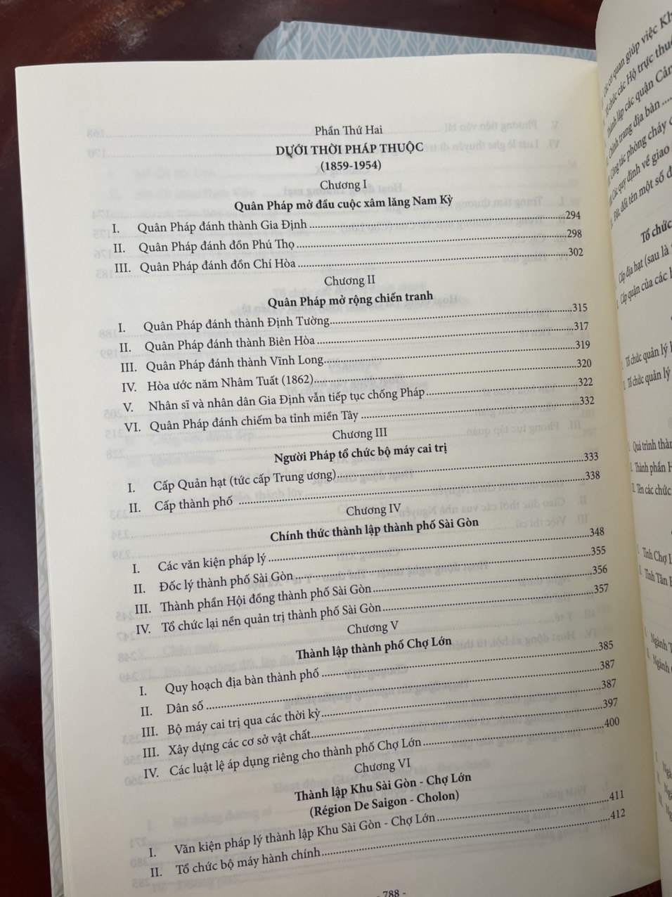 (Combo trọn bộ 2 tập) [Bìa cứng] GIA ĐỊNH – SÀI GÒN – THÀNH PHỐ HỒ CHÍ MINH: Dặm dài lịch sử (1698-2020) - Tập 1: (1698-1945), Tập 2 (1945-2020) - Nguyễn Đình Tư - NXB Tổng Hợp TPHCM