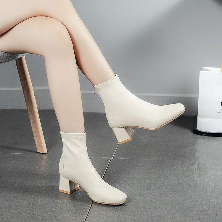 Bốt gót cao gót chân của phụ nữ Hàn