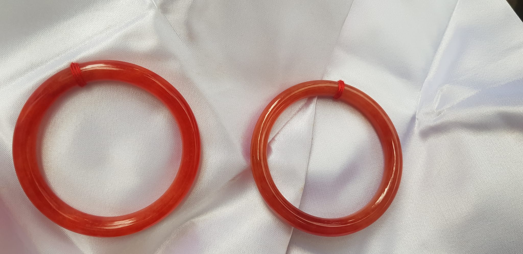 Vòng tay nữ đá Cẩm Thạch Đỏ Đẹp 53mm x cọng 7mm Nữ mệnh hỏa mệnh thổ 52kg - 58kg Hợp mệnh hợp công việc may mắn tốt đeo đẹp tay ạ