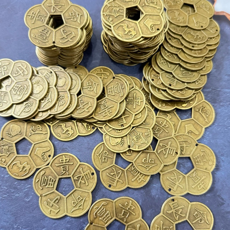 Túi Nhung Lộc Đỏ Đựng 1 Xu Hoa Mai May Mắn Phong Thủy