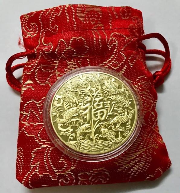 Đồng xu cá chép mạ vàng - phong thủy may mắn .