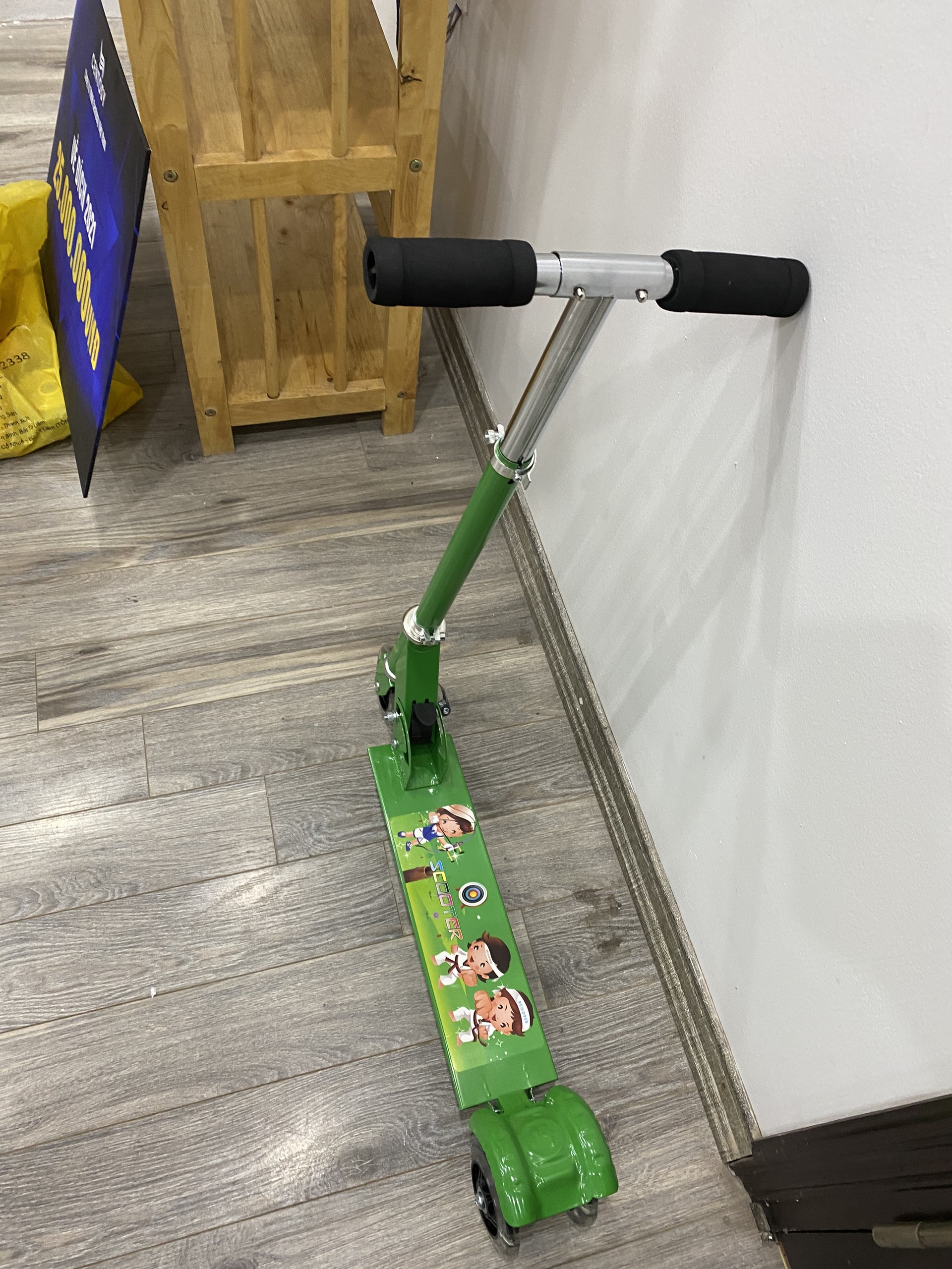 Xe Scooter Cho Bé Centosy 951 Dành Cho Bé Dưới 40Kg, Có Bánh Phát Sáng, Điều Chỉnh Được Chiều Cao