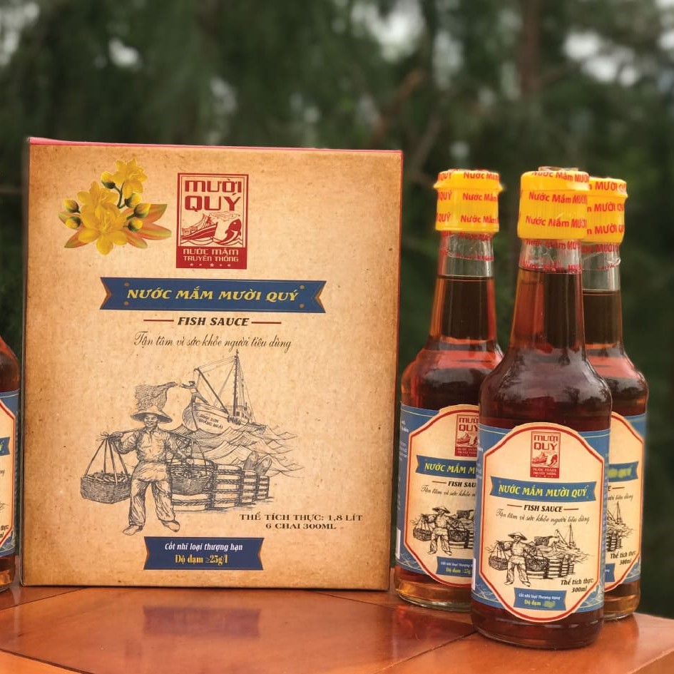 Nước Mắm Thượng Hạng 25g/l (25 độ đạm) - Chai 300ml - Mười Quý