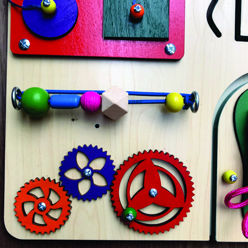 Bảng đồ chơi Busy board, Bảng bận rộn kết hợp bảng xếp hình khối nhiều màu sắc bằng gỗ