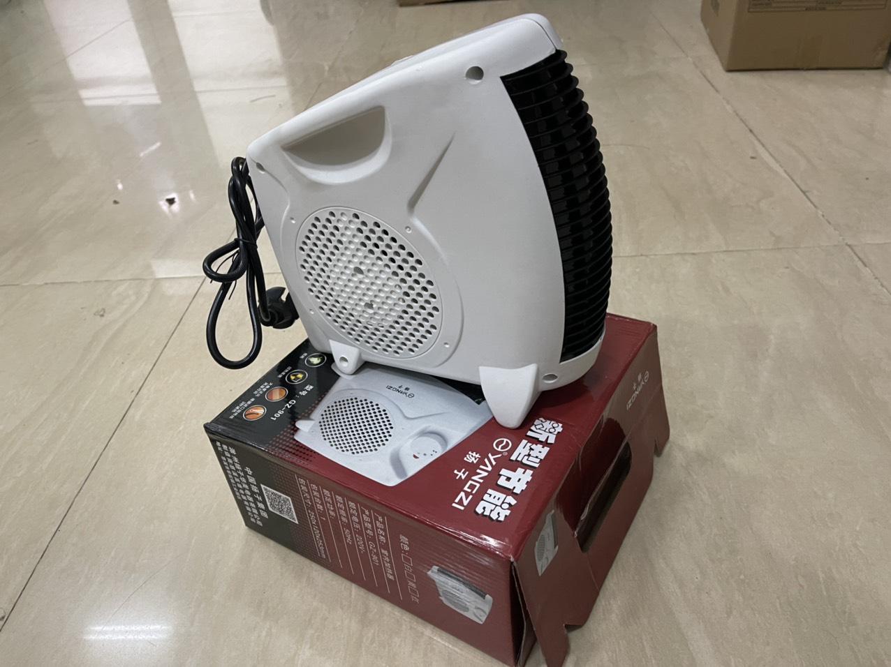 Máy sưởi quạt sưởi ấm mini để bàn
