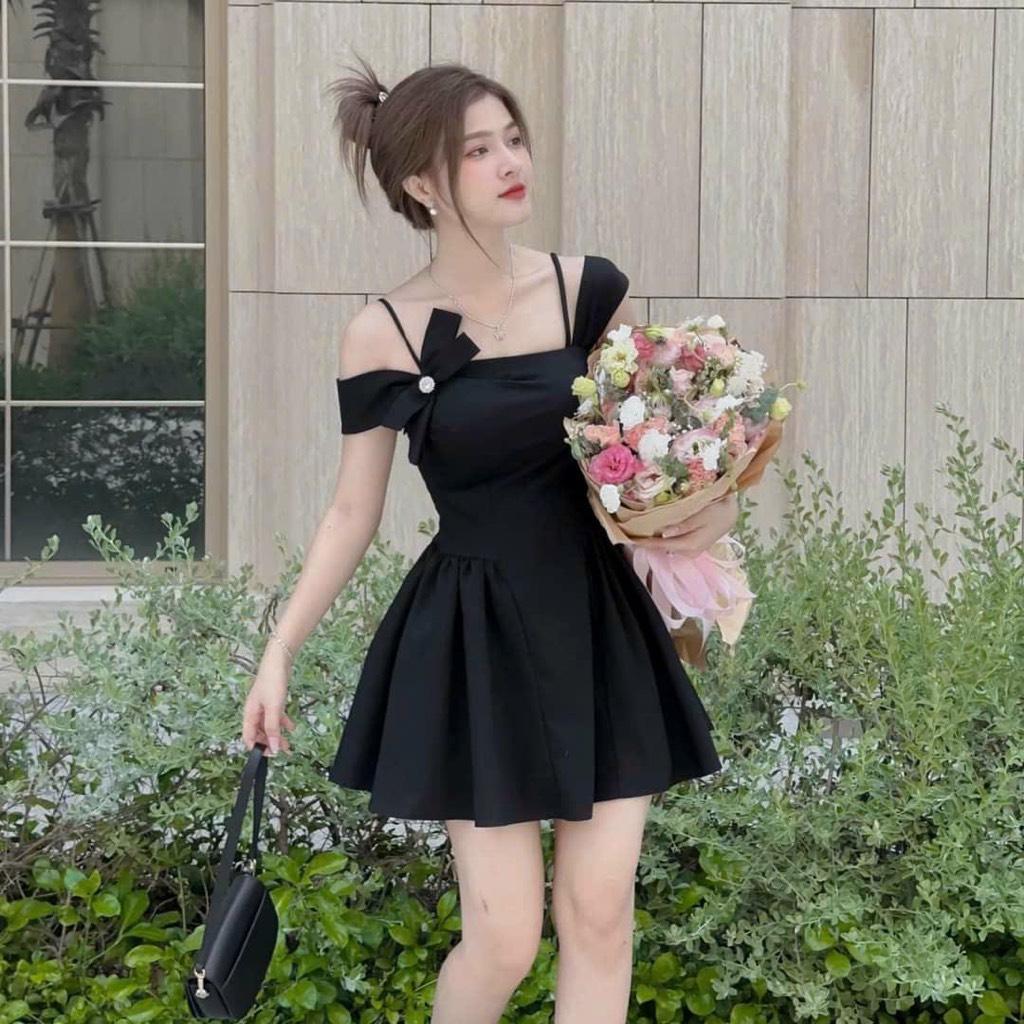 Đầm xòe lệch vai đính nơ