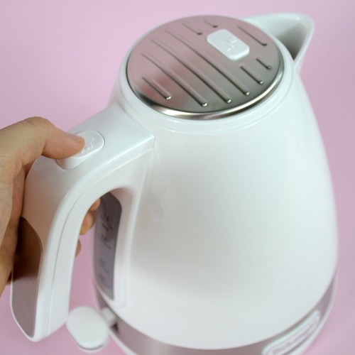 Bình Đun Siêu Tốc Delonghi KBLA2000.W - Trắng - Hàng Chính Hãng