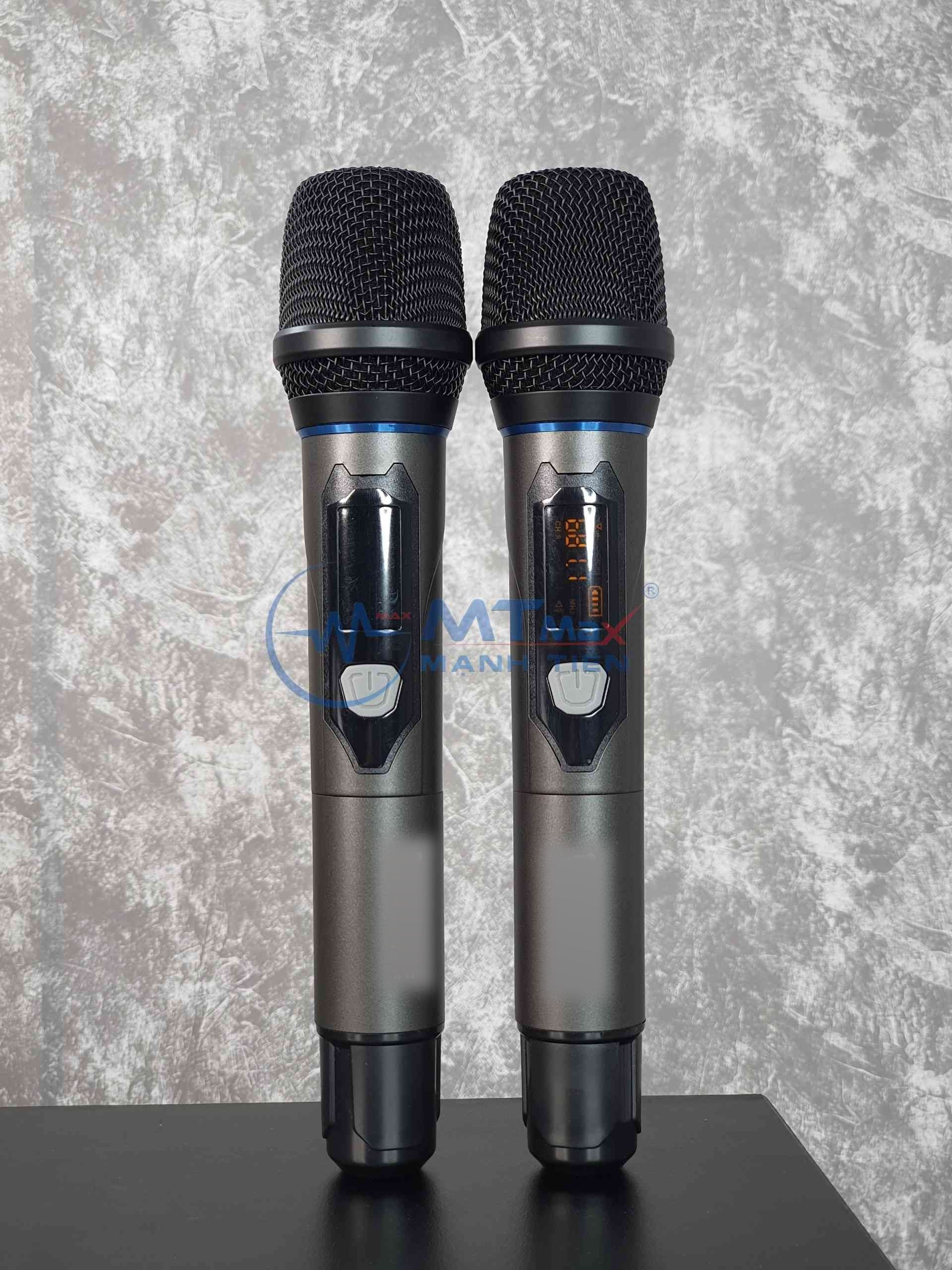 Micro Karaoke Không Dây BK360 Đầu Thu 2 Râu Bắt Sóng Cực Xa sản phẩm phù hợp cho karaoke gia đình sân khấu với khả năng hút âm tốt giảm thiểu tiếng hú rít thiết kế nhỏ gọn tiện dụng giá tốt