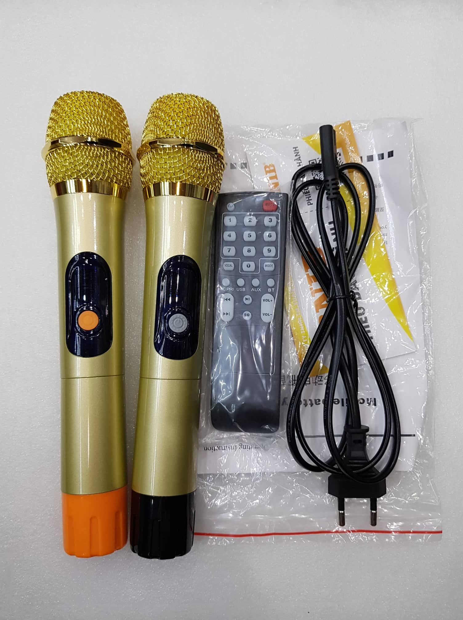 Loa kéo Karaoke Bluetooth BNIB M15: Bass 40, Công suất 350W, Chống hú tốt. 2 Micro không dây