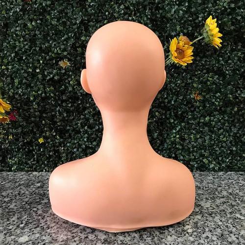 Mô hình manocanh học massage, trang điểm