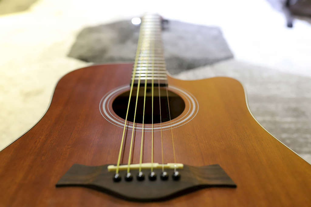 Đàn Guitar Acoustic CHARD F4130C