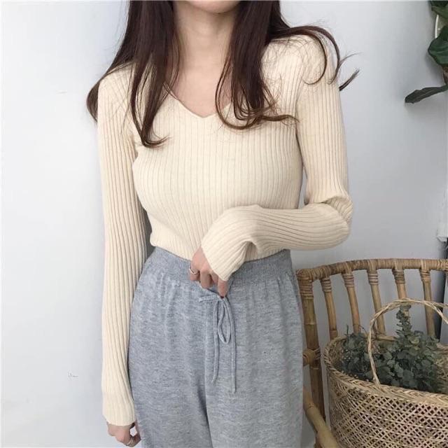 Áo len tay dài cổ tim