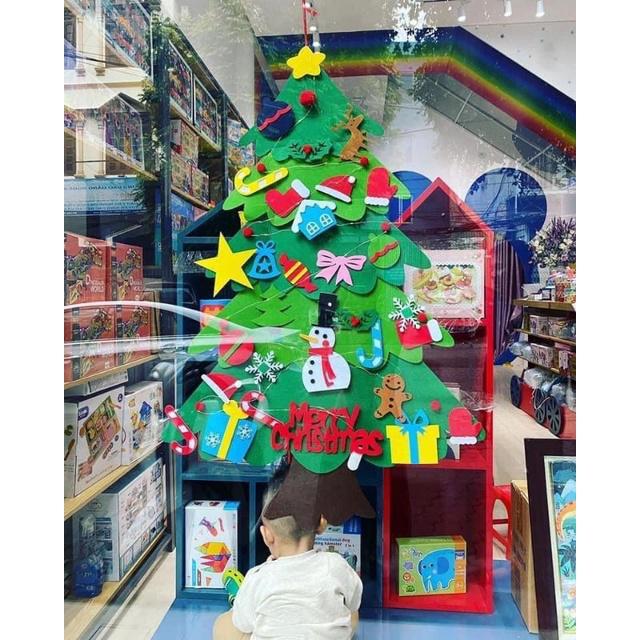 Cây thông NOEL vải dạ 2021 TẶNG KÈM ĐÈN NHÁY VÀ 32 PHỤ KIỆN cây thông noel dán tường