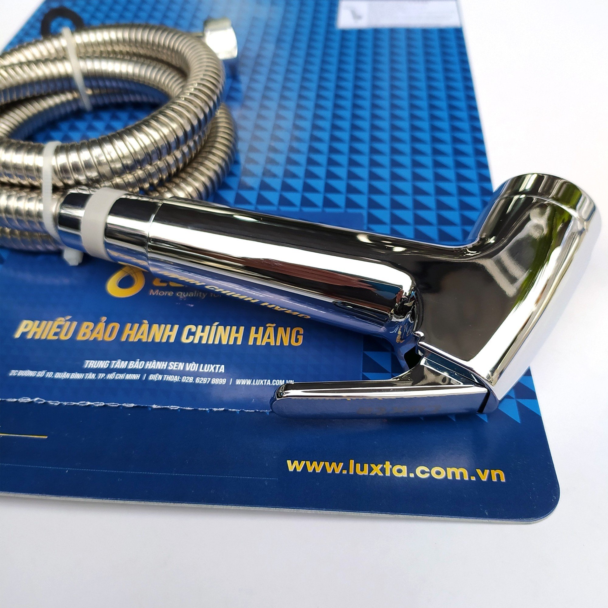 Vòi Xịt LUXTA L5101 Cao Cấp - Áp lực nước mạnh