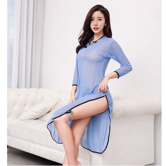 Áo dài trong suốt gợi cảm kèm quần lót