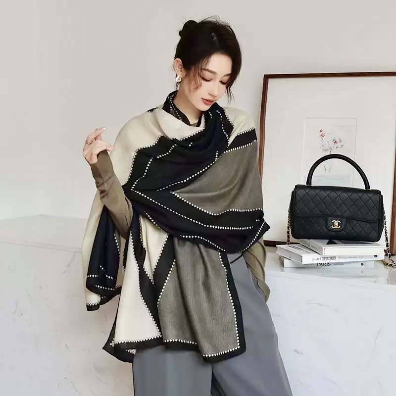 KHĂN CHOÀNG LỤA DÁNG DÀI CỰC SANG PHONG CÁCH TÂY ÂU SANG XỊN MỊN MÃ 09