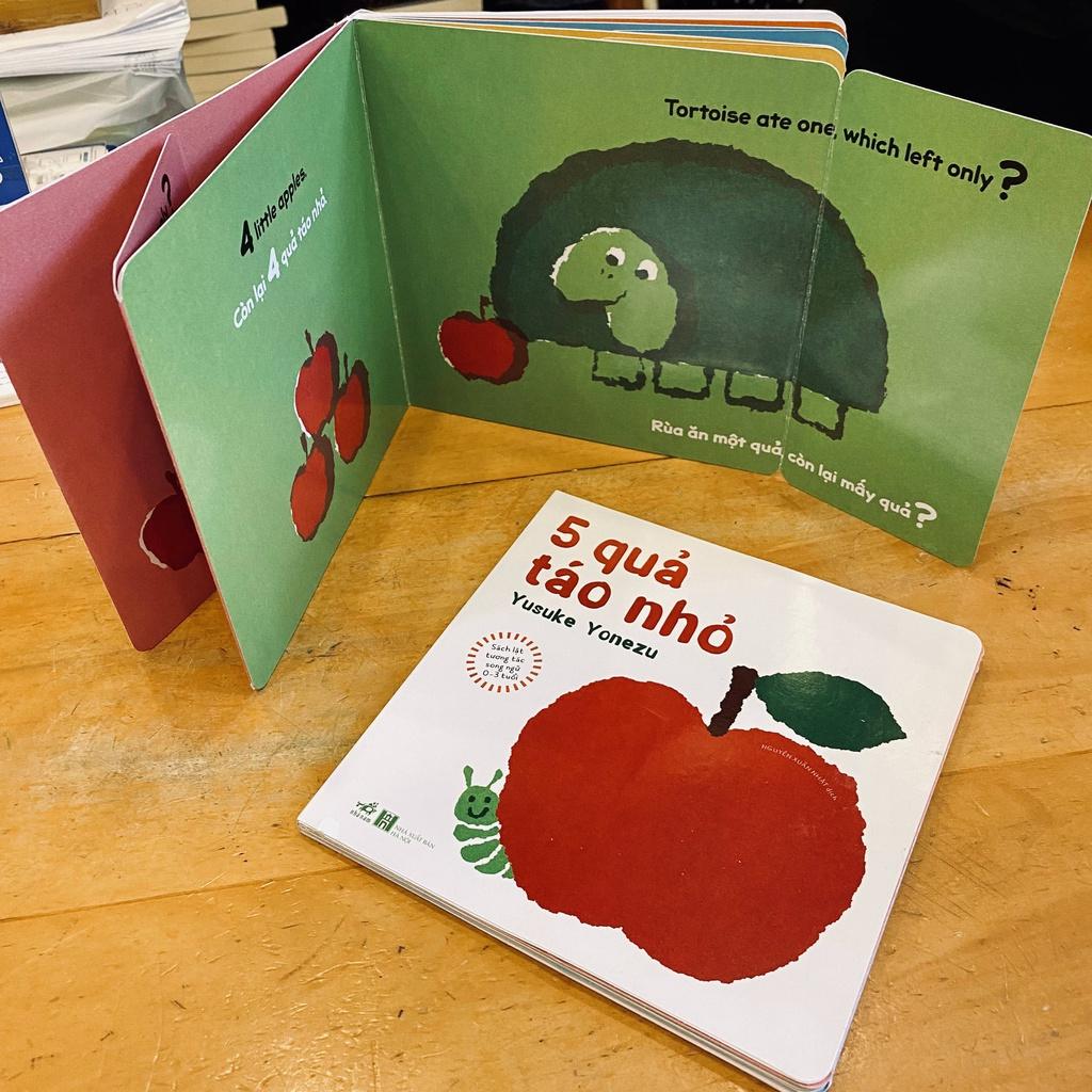 Sách - Sách lật tương tác song ngữ 0-3 tuổi: 5 quả táo nhỏ (TB 2021)