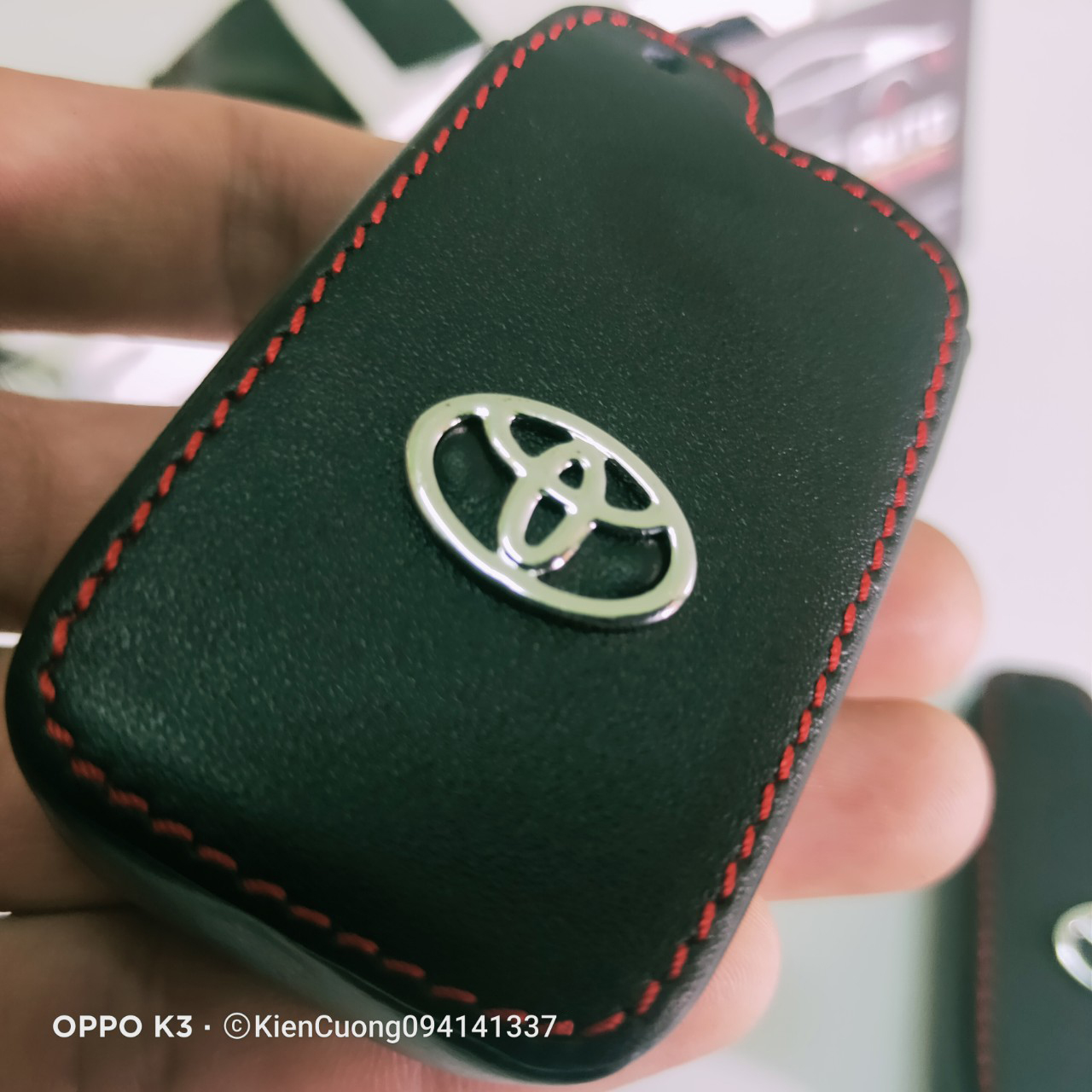 Bao da Chìa Khóa ô tô kèm móc khóa Xe Toyota Camry , Altis - Mẫu Chìa Thông Minh