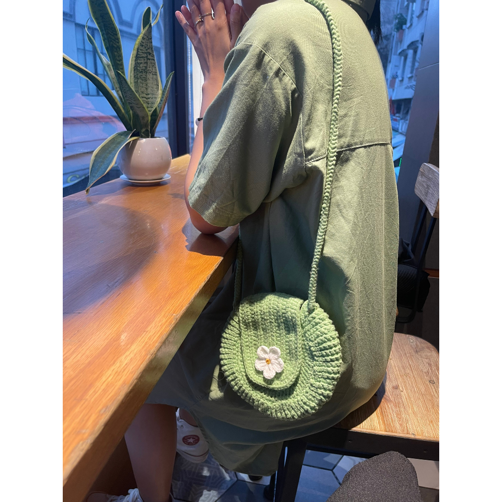 Túi đeo chéo đính hoa, ví cầm tay mini đính hoa bằng len handmade